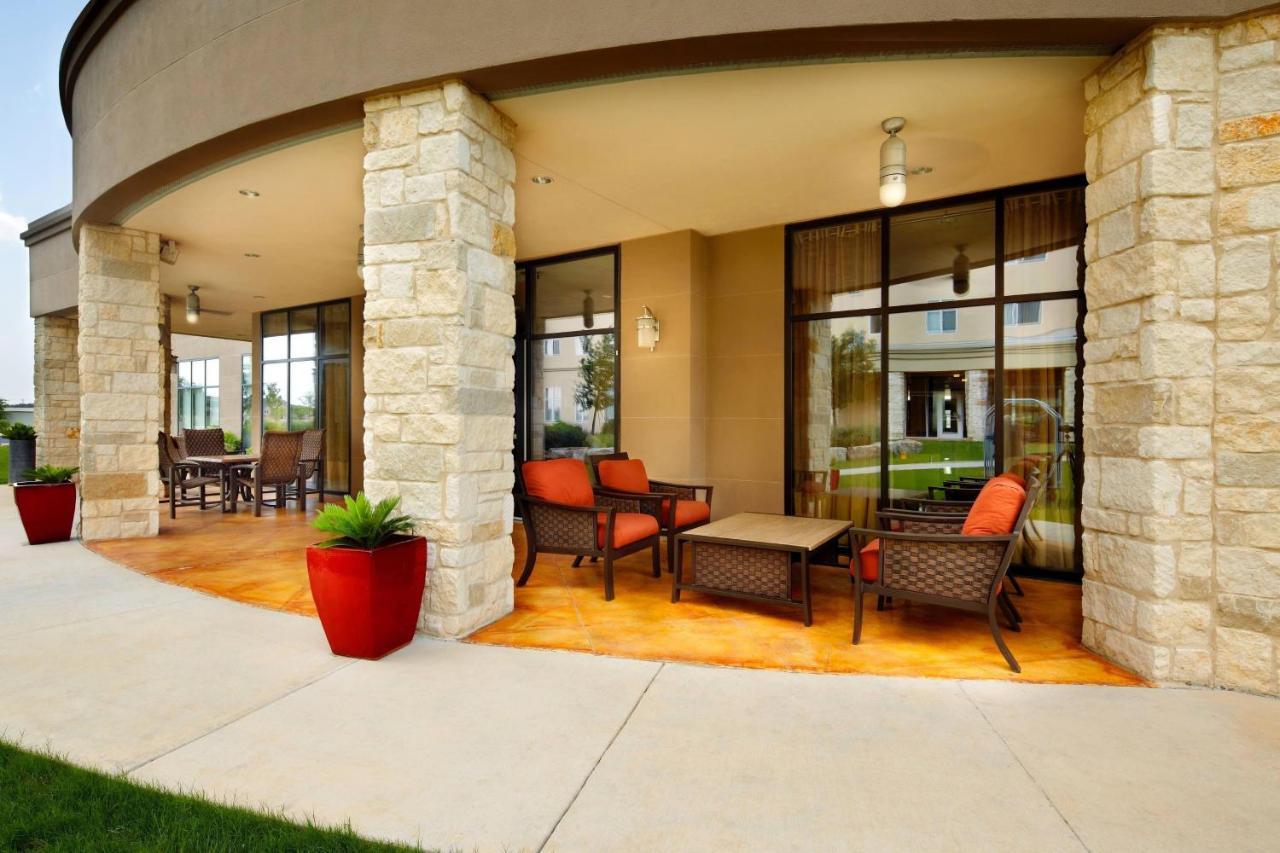 Hotel Courtyard By Marriott Six Flags At The Rim